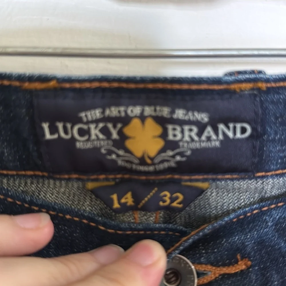 Lucky Brand Dark Blue Frayed Leg Abbey 6” Short Everyday Comfort Summer Size 14
